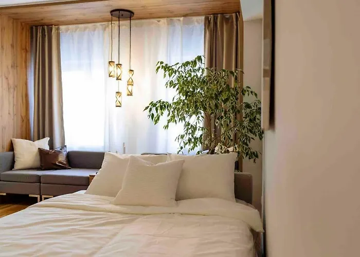 Stunning Views 2br Intercontinental Flat Апартаменти Бухарест